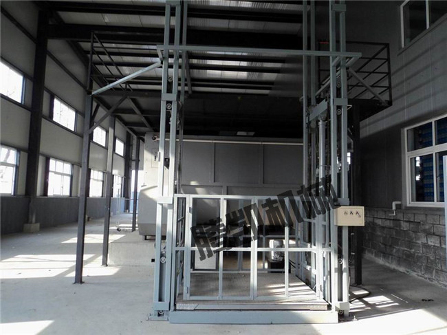 导轨式升降平台 导轨式升降平台